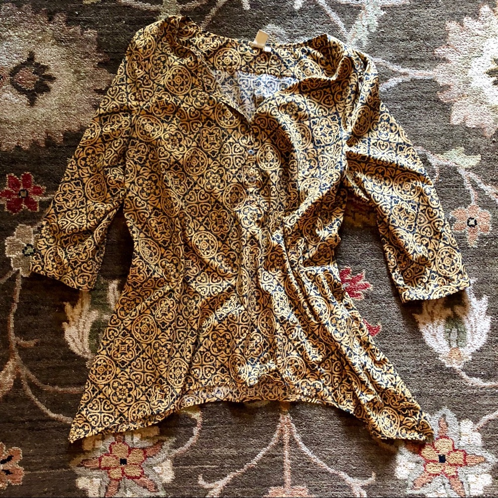 Cute Patterned Blouse - image 2